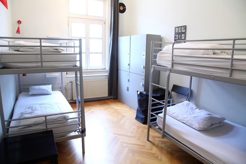 Hostel Zeppelin Laibach Zimmer foto